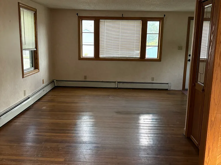 317 Willetts Ave — Photo 8
