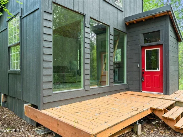 48761 S Silver Salmon Dr, Talkeetna, AK 99676