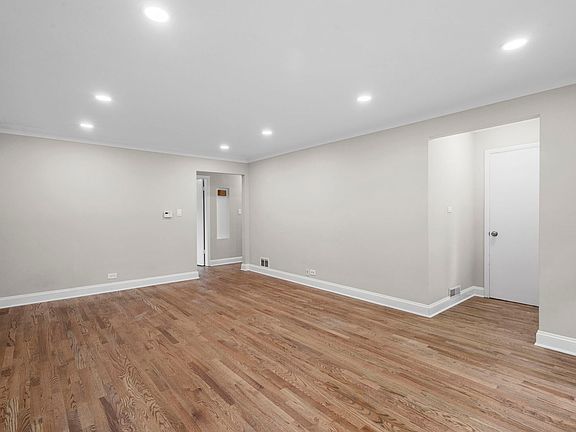 4th image of 10624 S Lawler Ave