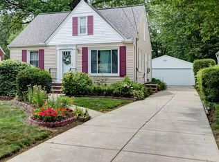 1668 Edgefield Rd, Lyndhurst, OH 44124