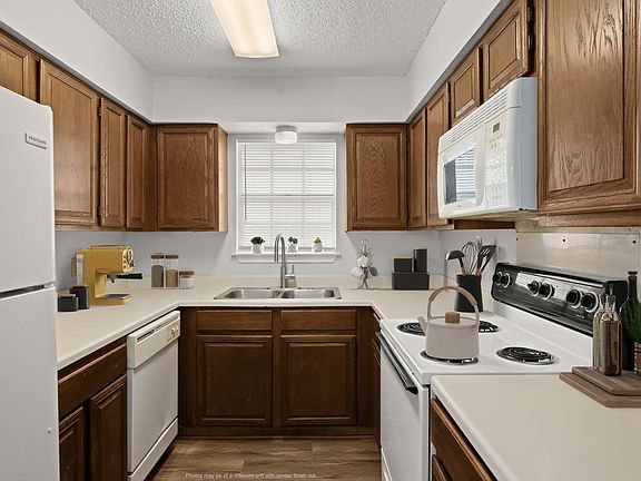 5th image of 104 Mosscliff Cir APT 1