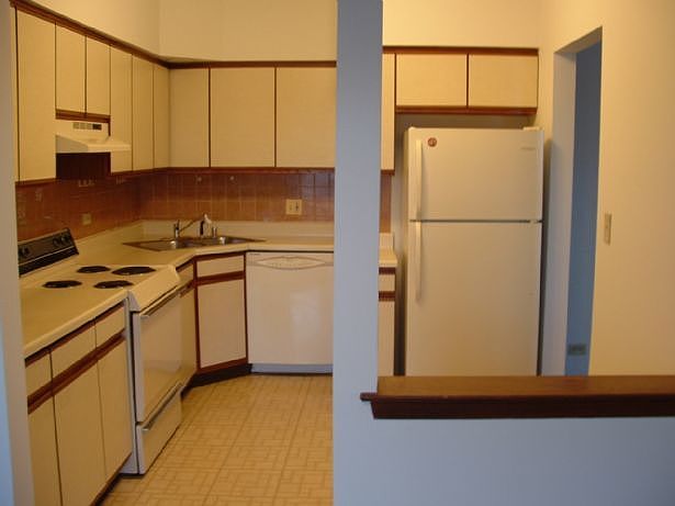 2nd image of 9403 Chestnut Ave