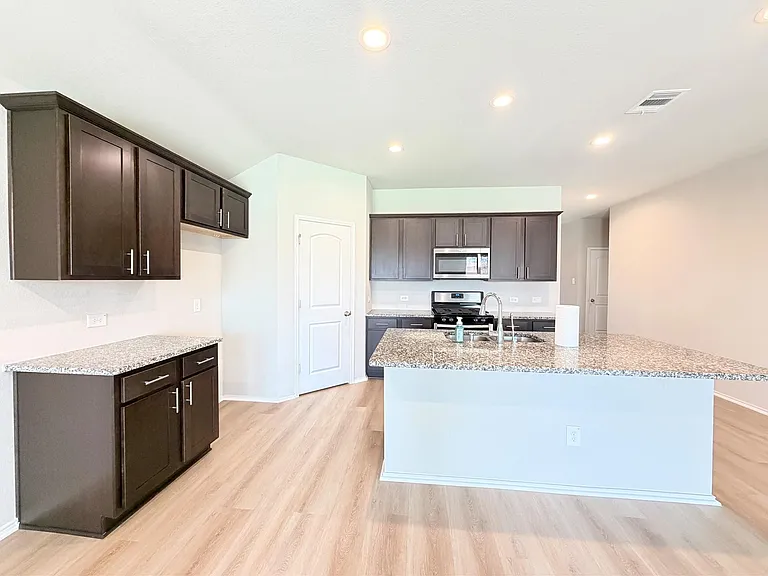 4311 Nervesa Dr — Photo 7