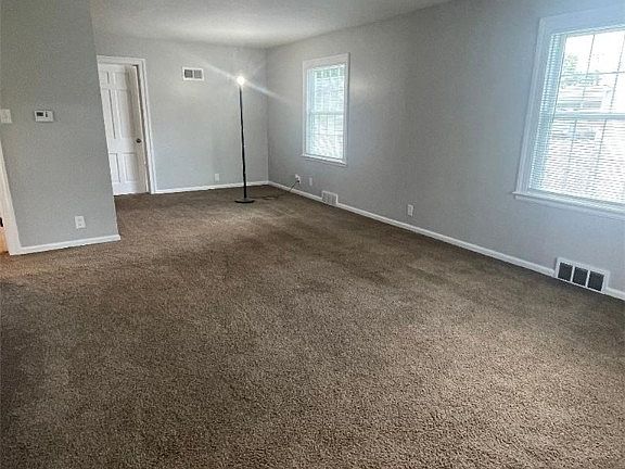 3rd image of 18 Westwood