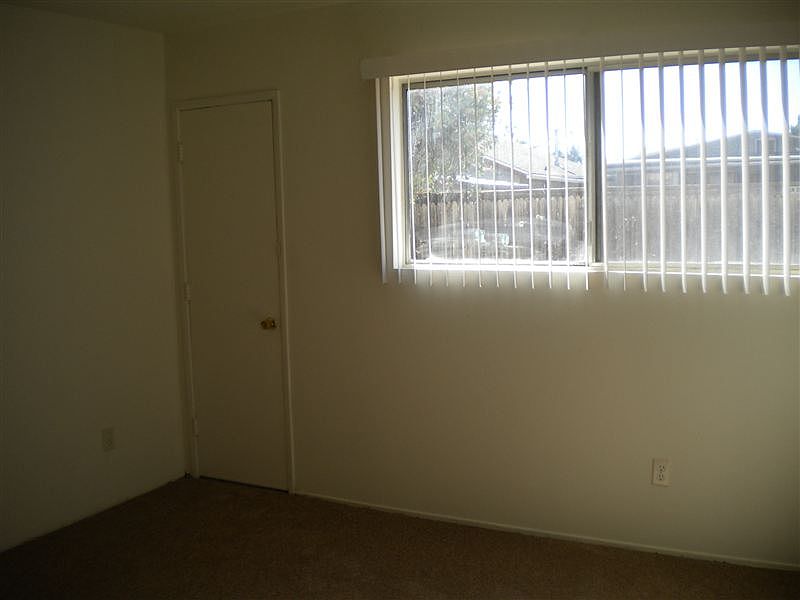 2nd image of 576 Glover Ave APT B