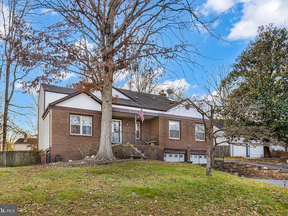 1st image of 112 Oakwood Dr