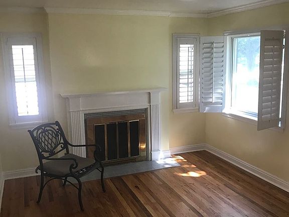 3rd image of 2265 E Garfield Ave