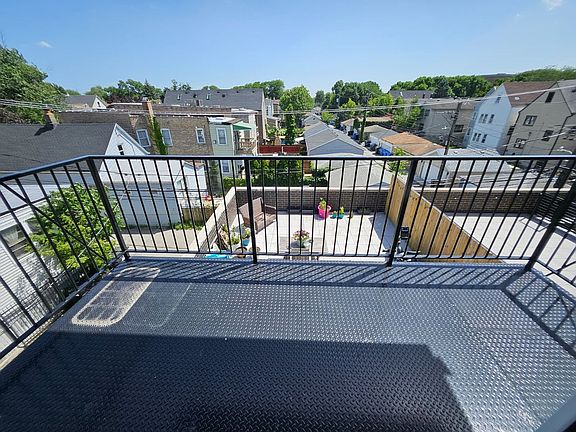 5th image of 3043 W Irving Park Rd #306