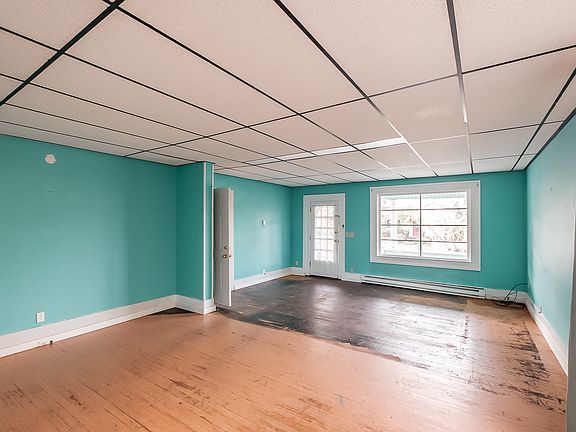 Large main level living room