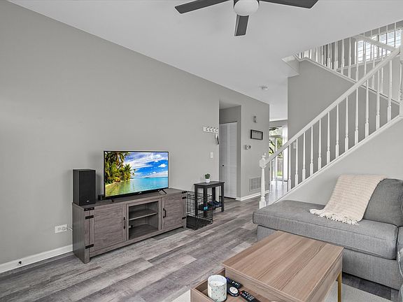 4th image of 2116 Rebecca Cir