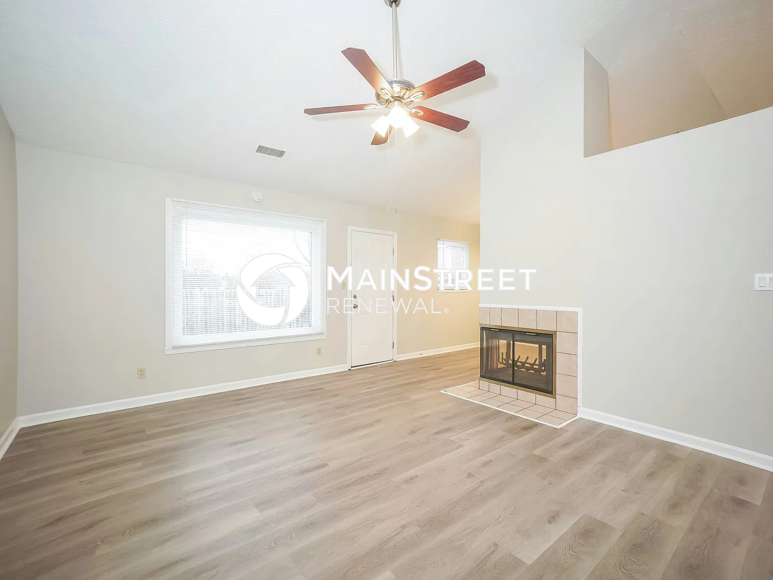 8916 Country Walk Dr — Photo 3