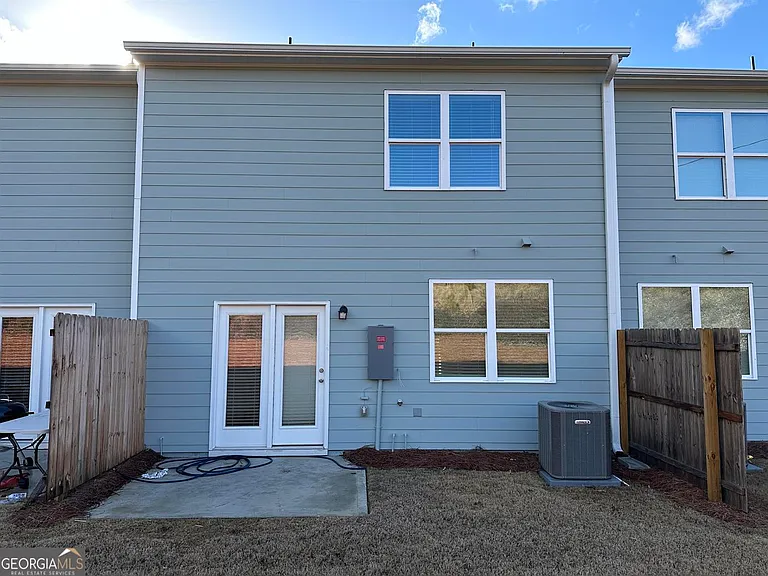 1070 Paddington Dr — Photo 18