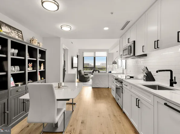 1211 Van St SE #1308, Washington, DC 20003