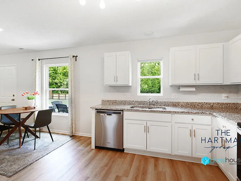 1018 Louise Dr — Photo 20
