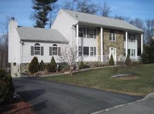 11 Orleans Ln, West Milford, NJ 07480