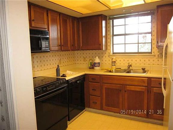 5th image of 1320 Butternut St