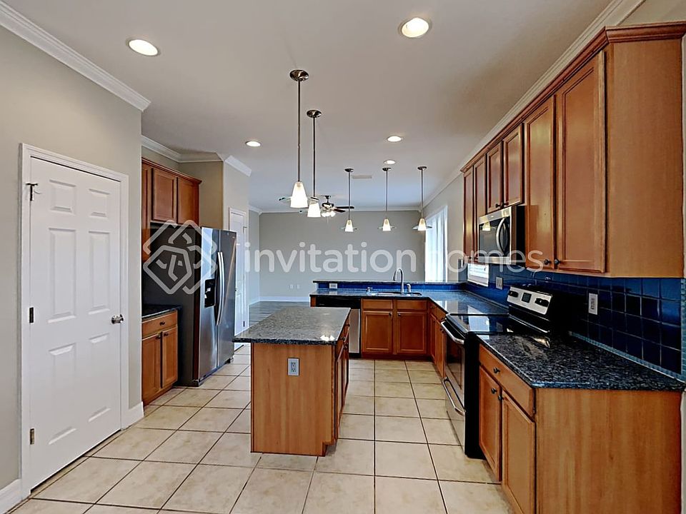 1st image of 16106 Bridgepark Dr
