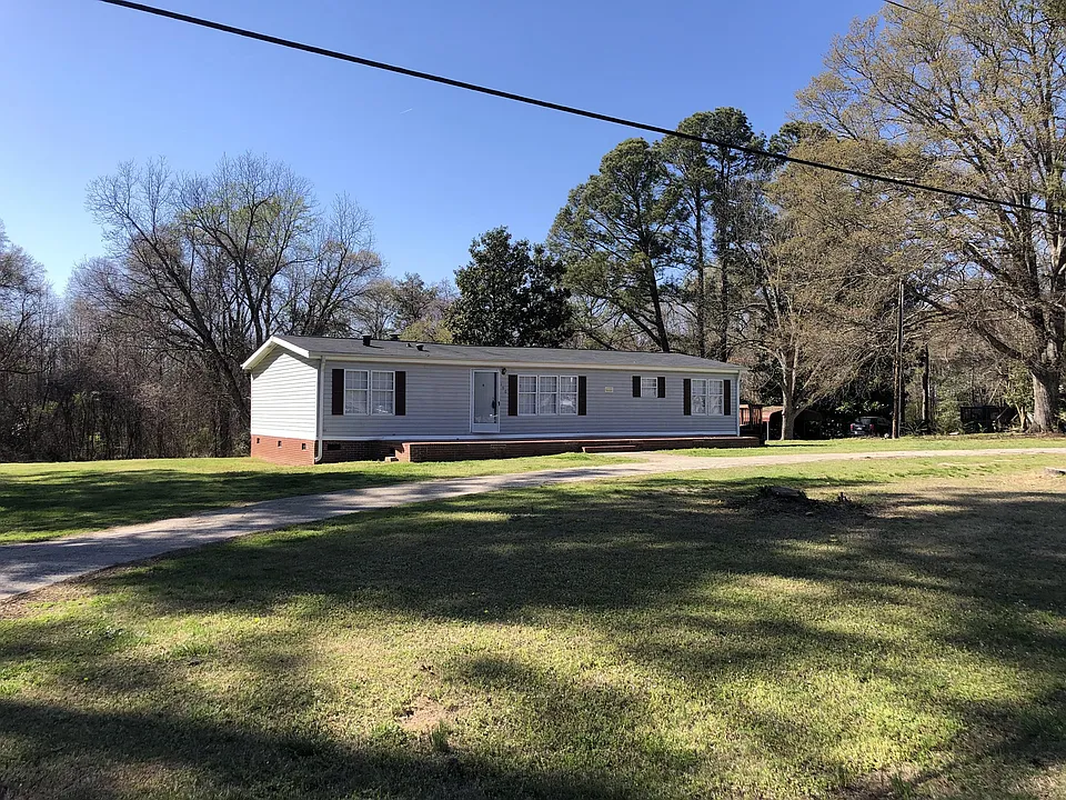 1100 W Georgia Rd