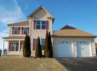 3313 Doral Ct, East Stroudsburg, PA 18302