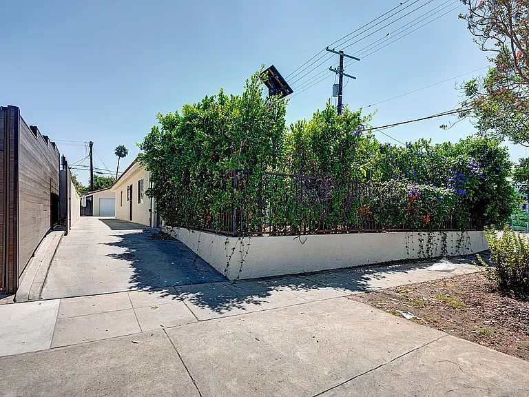 712 N Vista St — Photo 3