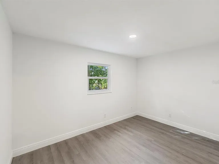 1087 Swan St — Photo 25