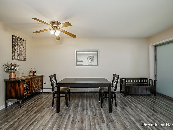 4th image of 1041 W Ogden Ave APT 131