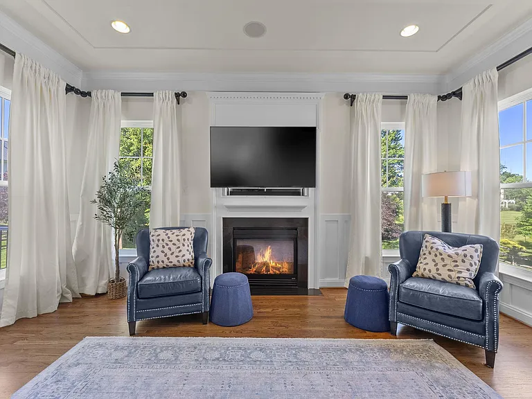 4039 Cray Dr — Photo 30