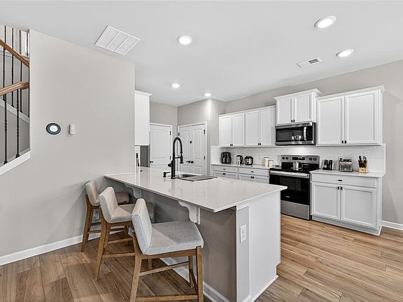 4th image of 4167 Cedar Commons Way