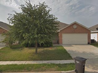1009 Fort Apache Dr, Haslet, TX 76052