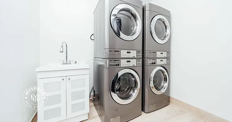 Rented by MySpaceNYC | media 40