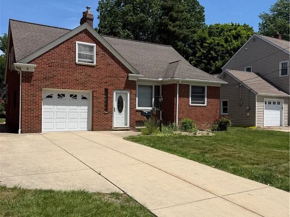 26822 Russell Rd, Bay Village, OH 44140