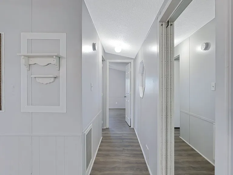 755 W Dewey Ave — Photo 15