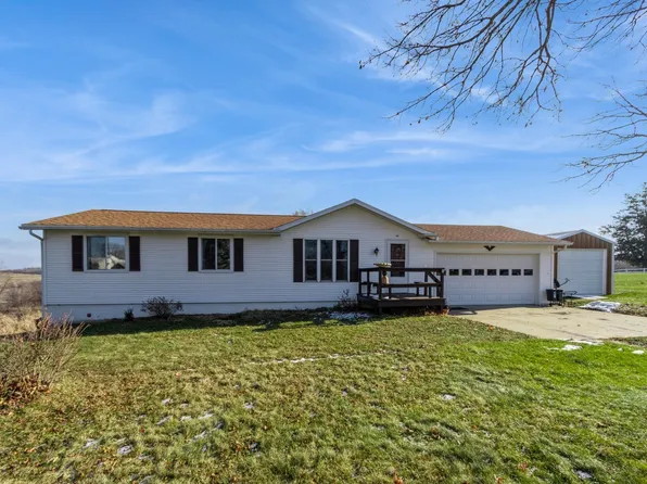 202 School St, Deep River, IA 52222