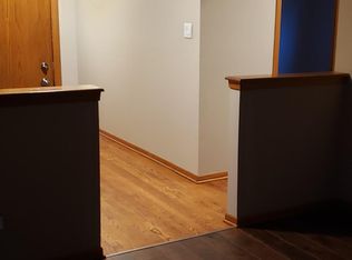 5260 W 87th St APT 1, Burbank, IL 60459