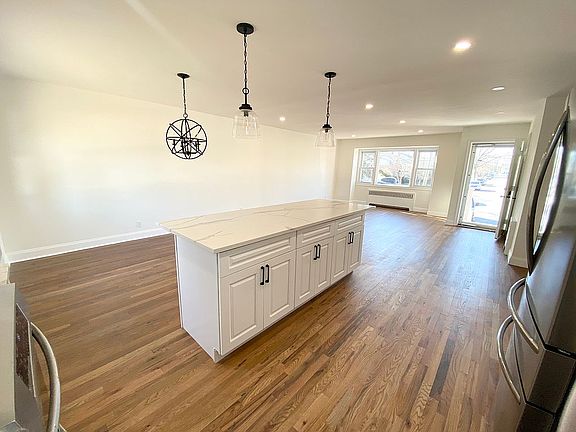 4th image of 2808 Willard Ave