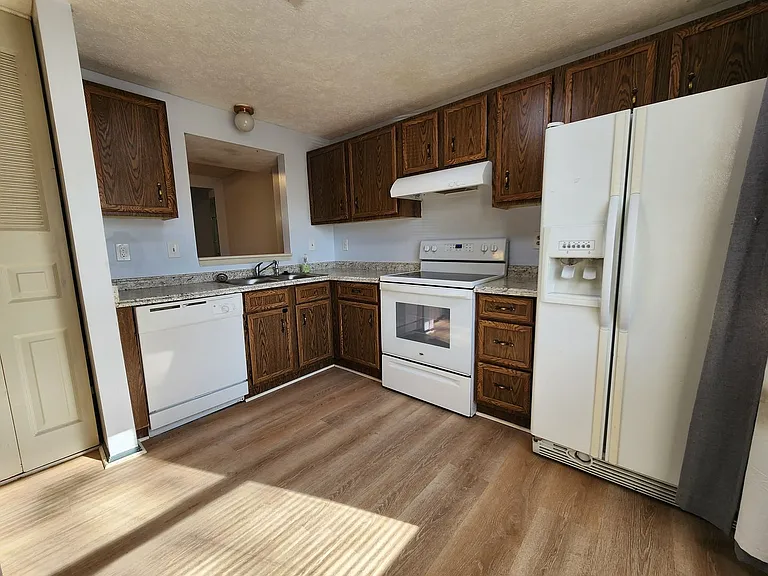 1300 Vanasse Ct — Photo 7