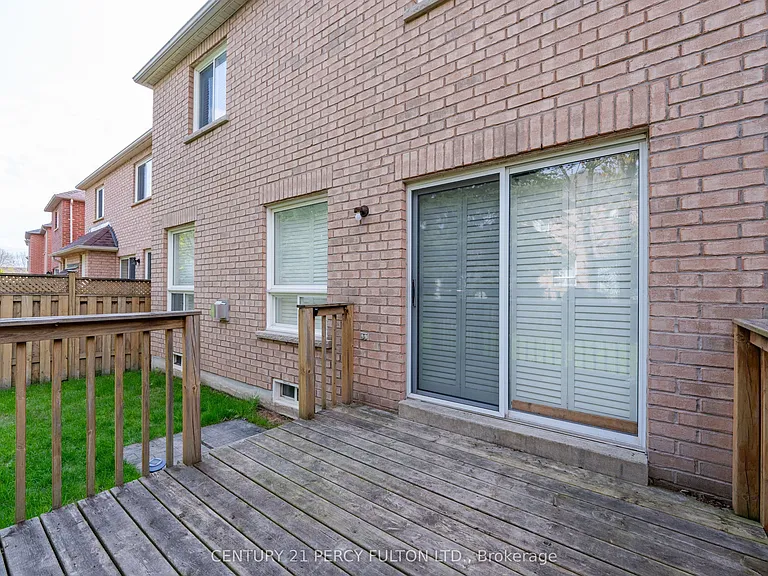 71 Armitage Cres — Photo 41