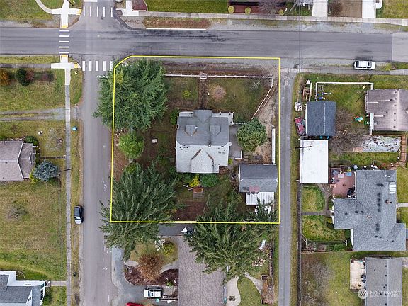 3rd image of 303 Carter Street W