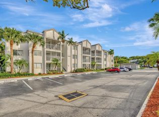 5686 Rock Island Rd APT 101, Tamarac, FL 33319
