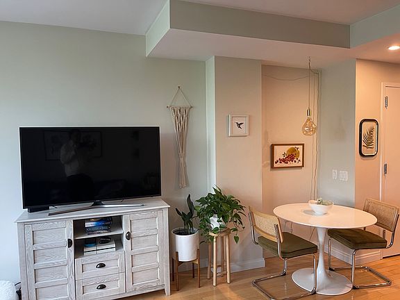 4th image of 255 1st St APT 4A