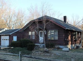 15 Carlton St, South Hadley, MA 01075
