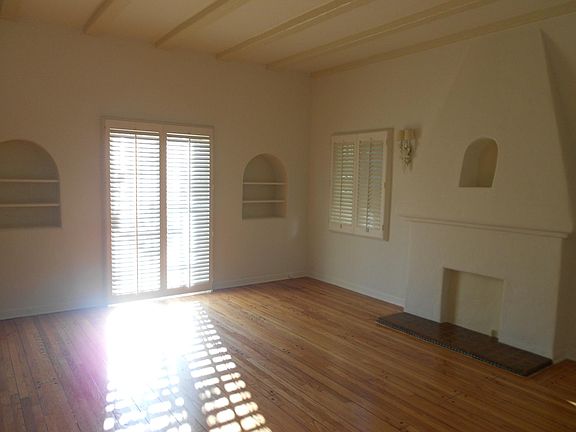 5th image of 220 N Almont Dr #1-A