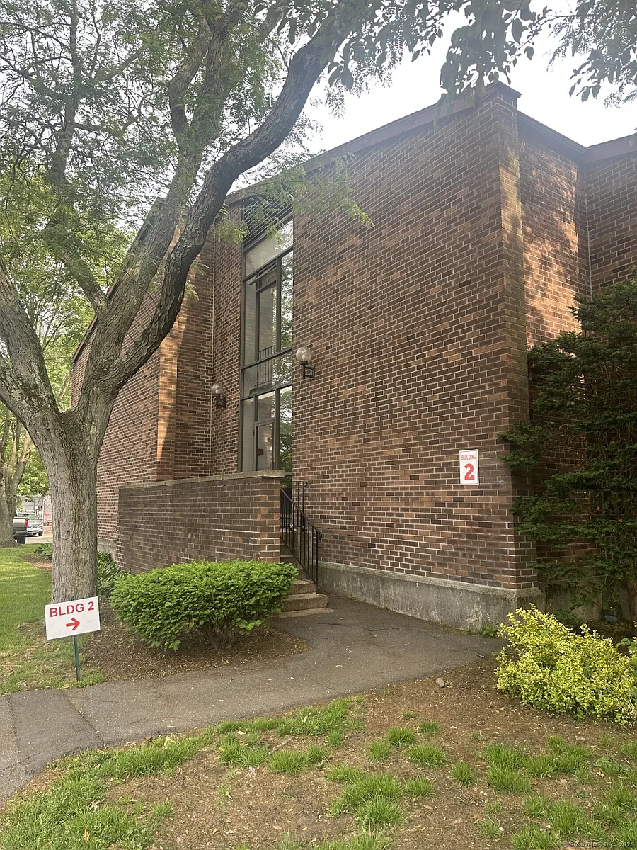 Building Photo - 235 Henry Ave #22K