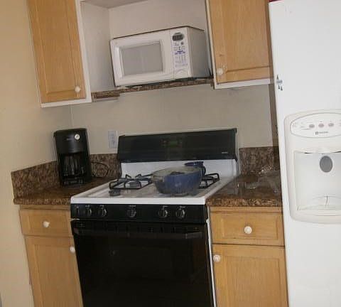 3rd image of 1397 W Santa Cruz St