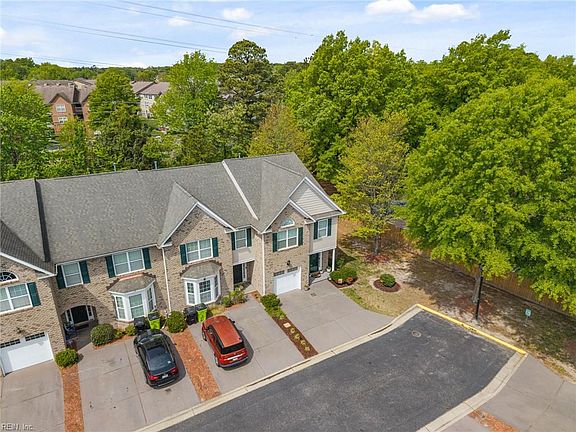 3rd image of 14 Rutland Dr