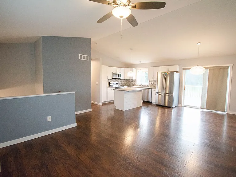 4271 Trumpeter Dr SE — Photo 3