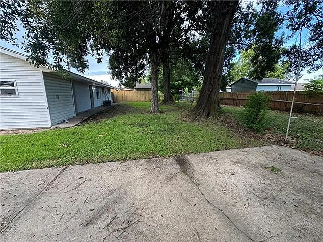 1812 River Oaks Dr — Photo 12