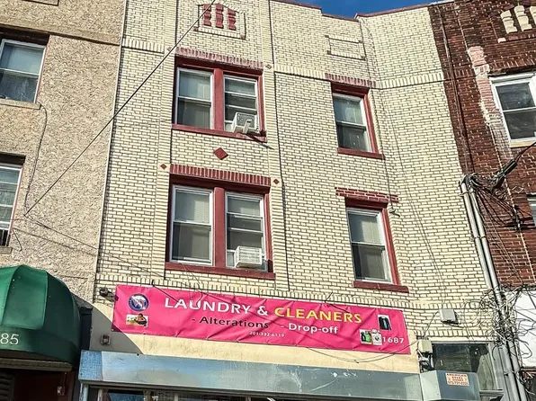 1687 Kennedy Boulevard image 1 of 15