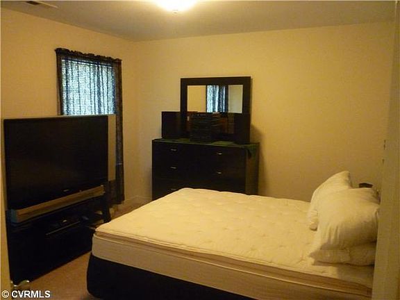 3rd image of 1705 Kemper St