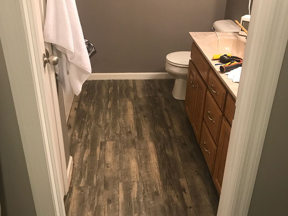 Full upstairs bathroom